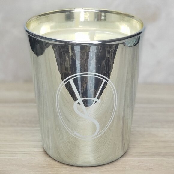🆕Victoria’s Secret Snowglow Scented Single Wick Candle - Picture 1 of 6